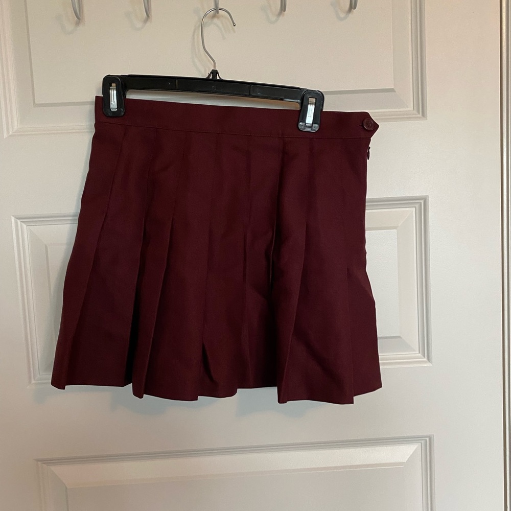 American Eagle New Burgandy small skirt -